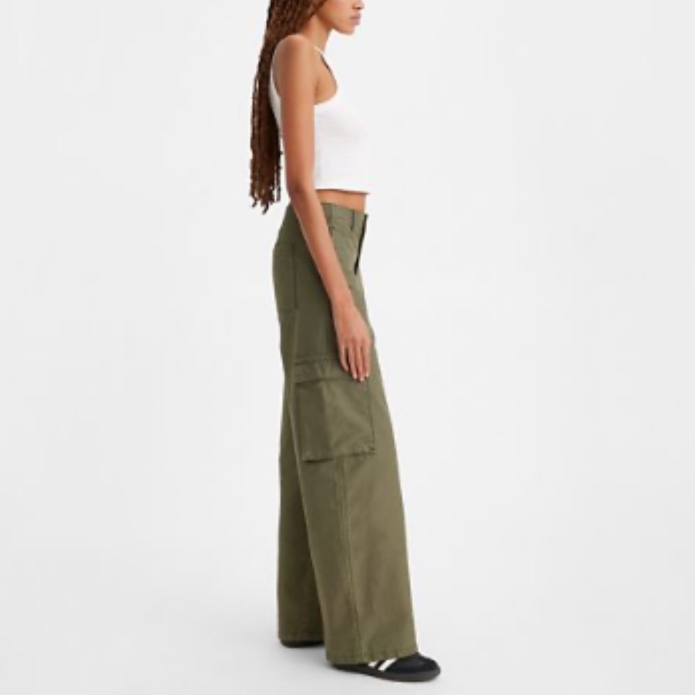 LEVI’S - Women’s Baggy Cargo Pants - Size 26